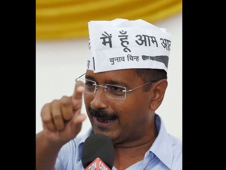 केजरीवाल का खुलासा, सुषमा की डॉक्टर पर की कार्रवाई, तो हटाए गए संजीव चतुर्वेदी