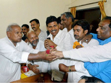 चूहा मारकर खाने वाले CM मांझी ने टैक्स चोरी को बताया सही