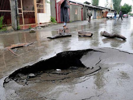 Pics: कश्मीर में कुदरत के कहर की दर्दनाक तस्वीरें