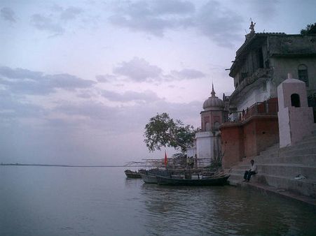 आखिर गंगा के जल में क्यूं मर जातें है जीवाणु, सरकार करायेगी जांच