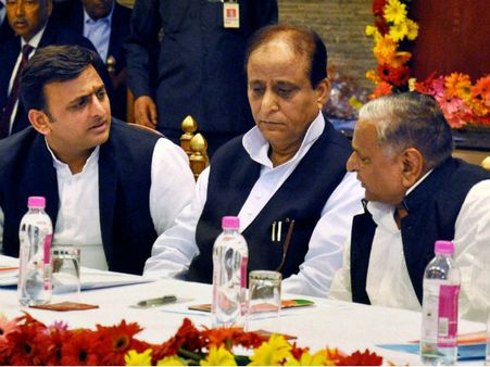 लव जिहाद पर वॉर, आजम बोले हिंदू बीवियों वाले भाजपा नेताओं से पूछो मतलब