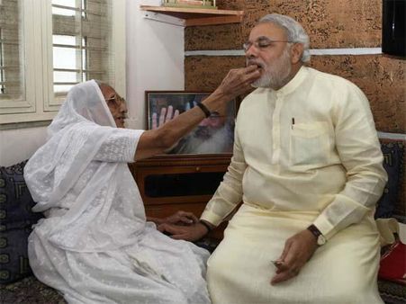 BirthDay: मोदी को जन्‍मदिन पर मां खिलाएंगी चूरमा के लड्डू और कनसार, घर में चल रही तैयारियां