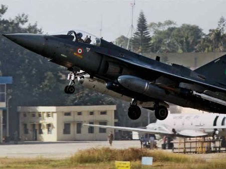 तेजस ने एयरफोर्स के लिए भरी पहली उड़ान