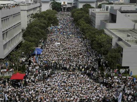 हजारों स्‍टूडेंट्स ने हिला डाला है हांगकांग और दुनिया को