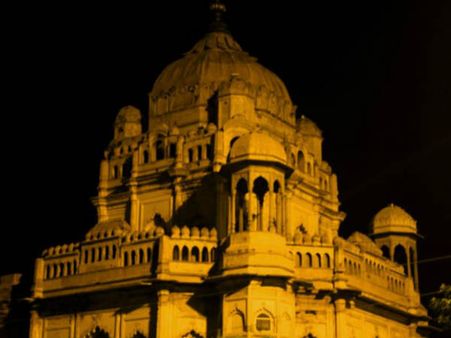 लखनऊ की ऐतिहासिक इमारतें होंगी रोशनी से जगमग