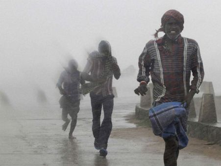 हुदहुद, फेलिन, कैटरीना.... कौन डिसाइड करता है चक्रवात के नाम?