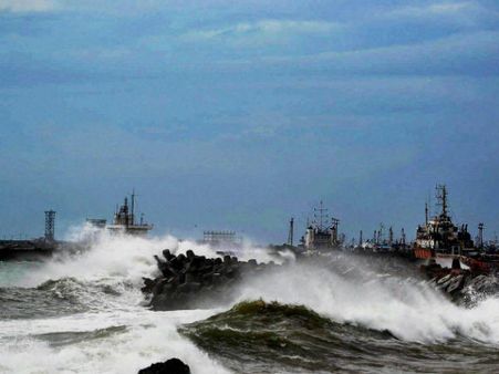 हुदुहद: आंध्र और ओडिशा में हो सकती है भारी बारिश