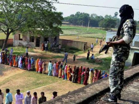 महाराष्ट्र महा संग्राम पर लाखों जवानों की नजरें