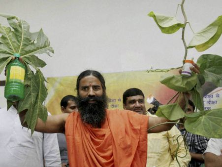 माल बेचने के लिए करोड़ो का विज्ञापन करते रामदेव