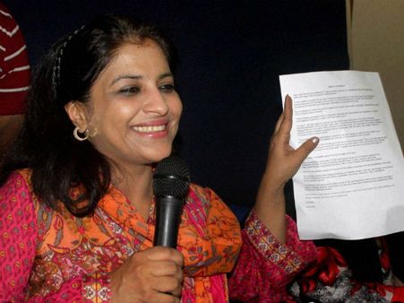 भाजपा के अभियान से जुड़ी शाजिया ने भेजा केजरीवाल को न्यौता