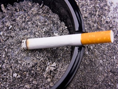 सिगरेट, तंबाकू पर सख्त हुआ इंडिया, WARNING देगी कंपनी