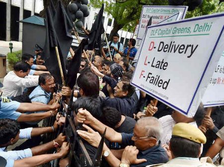 कौन है वो जिसकी एक शिकायत पर बर्बाद हो गया DLF?