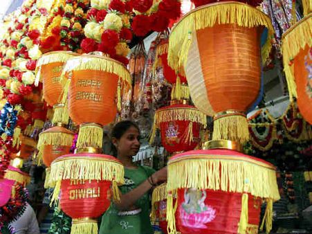 दिवाली आते ही दिल्ली की सड़कें हुईं जाम