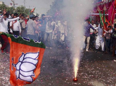 सच हो रहा भाजपा का वो गीत 'कांग्रेस पार्टी को देश से निकालो....