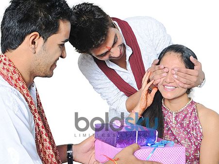 जानिए क्यों मनाया जाता है भाई दूज