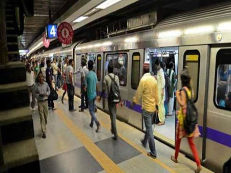 दिल्ली में रात 10 बजे तक ही मिलेगी मेट्रो