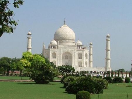 आगरा के होटल में ब्रितानी दंपती की मौत