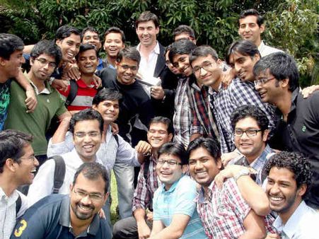 अरबपति बनना है तो भारत के इस विश्विद्यालय में लें दाखिला