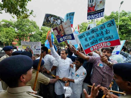 ब्लैक मनी का खुलासा होते ही उद्योग संगठनों को सांप सूंघा