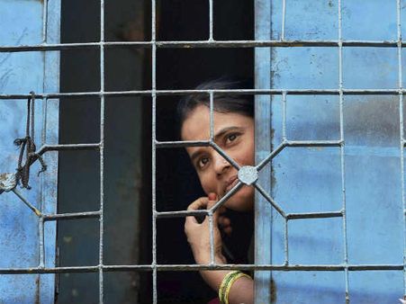 दिल्ली में रहते हैं आप तो कीजिये किन्नरों का धन्यवाद