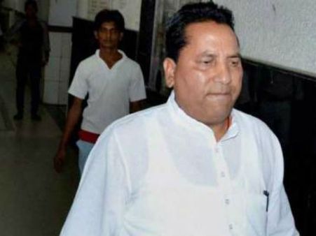 बेटी का कन्यादान करने जेल से बाहर आया रेप आरोपी पूर्व मंत्री बाबूलाल नागर