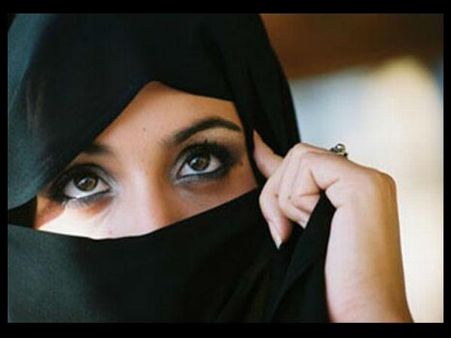 Video: सेक्‍स स्‍लेव बनाने के लिए लड़कियों को नीलाम करते ISIS आतंकी
