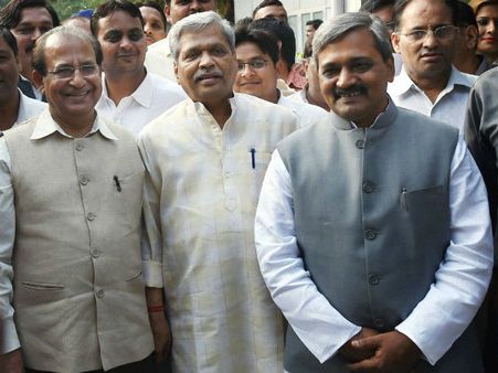खुद के सर्वे में दिल्ली में भाजपा को जीत, नई दिल्ली से हारेंगे केजरीवाल