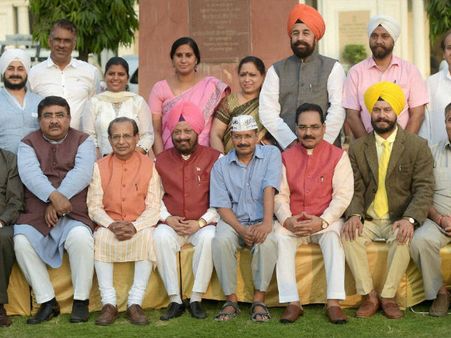 कभी दूर-कभी पास, साथ आएं बिन्नी-केजरीवाल!