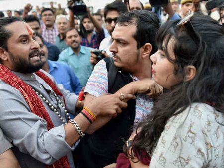 दिल्ली में तेजी से फैला किस-किस को ‘किस’ करो अभियान 