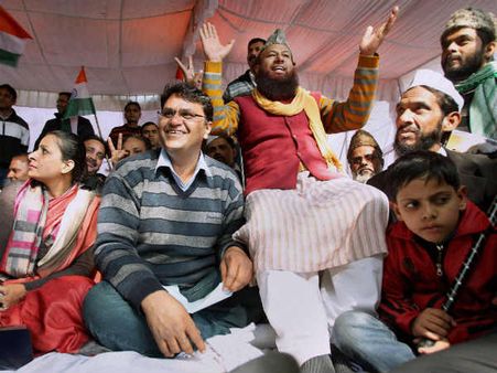 गुरु केजरीवाल के खिलाफ चुनाव लड़ेंगे चेले विनोद कुमार बिन्नी