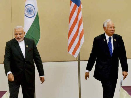 आसियान में नरेंद्र मोदी ने कहा सम्‍मेलन में भाग लेना गर्व की बात