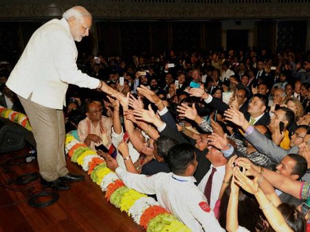 Pics: सच में ब्रिसबेन पहुंचे मोदी का तो अंदाज-ए-बयां ही कुछ और है....