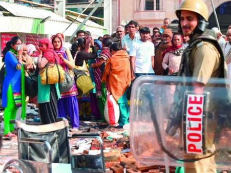 सतलोक आश्रम में महिलाओं को खिलाया गया प्रसाद, फिर होश खो बैठी सभी