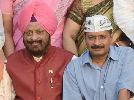 आप के पूर्व विधायक एम एस धीर भाजपा में शामिल हुए