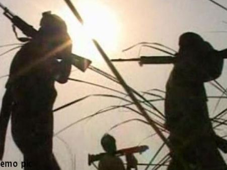 बिहार का इनामी डकैत पुलिस से बचकर लखनऊ रेलवे स्टेशन पर बेच रहा चाय