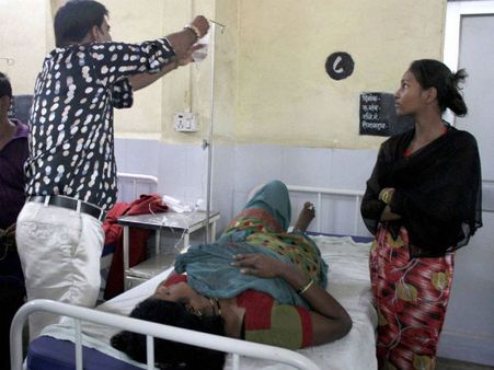 जहरीले केमिकल की वजह से 300 से ज्यादा लोग हुए बीमार