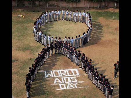 हर साल भारत में 1.16 लाख लोग HIV संक्रमण की चपेट में आ रहे हैं