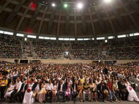 ब्राजील में 2,000 जोड़ों ने कहा, 'Yes I do'