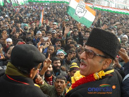 जम्मू-कश्मीर में कांग्रेस ने फूंका चुनावी शंखनाद, वादों की लगाई झड़ी