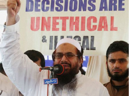 हाफिज बोला लखवी निर्दोष, भारत की दो टूक, एक आतंकी दूसरे आतंकी का समर्थन करता है