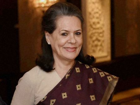 ऑल इज़ वेल और घबराने की कोई बात नहीं सोनिया गांधी अब ठीक हैं