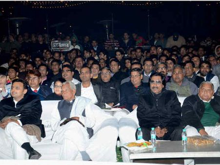 सैफई महोत्सव में फिर लगेगा नेताओं-सितारों का तड़का