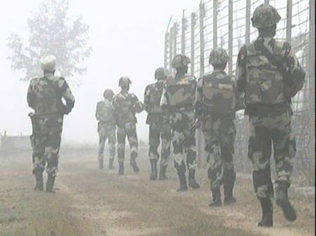 अंतर्राष्ट्रीय सीमा पर जबरदस्त कोहरा, जवानों को किया गया अलर्ट