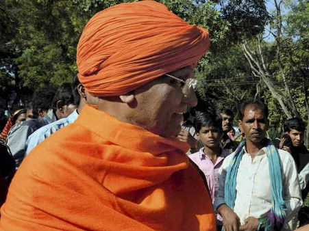 माया को स्वामी अग्निवेश का जवाब, बोले बिना देखे न करें 'पीके' का विरोध