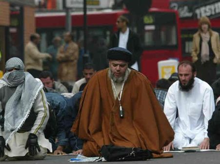 पाकिस्‍तान अौर अफगानिस्‍तान में आतंकी नेटवर्क बना चुका है हमजा