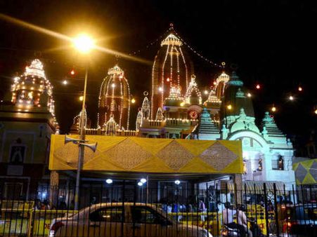 भगवान के घर से दूर रहना चाहते दिल्ली वाले