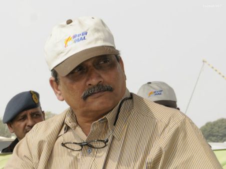 सामने आया वीडियो, बुरे फंसे डीआईजी लोशाली और रक्षा मंत्री मनोहर पार्रिकर