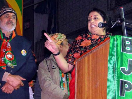सुषमा-स्मृति की सभाओं में दिखा केजरीवाल फैक्टर 