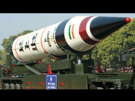 5,000 किमी रेंज वाली अग्नि 5 टेस्‍ट में पास , 20 मिनट में तबाह हो सकता है बीजिंग