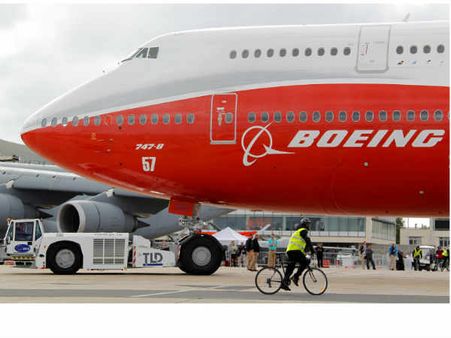 आ रहा है नया एयरफोर्स वन, लेकिन ओबामा के लिए नहीं